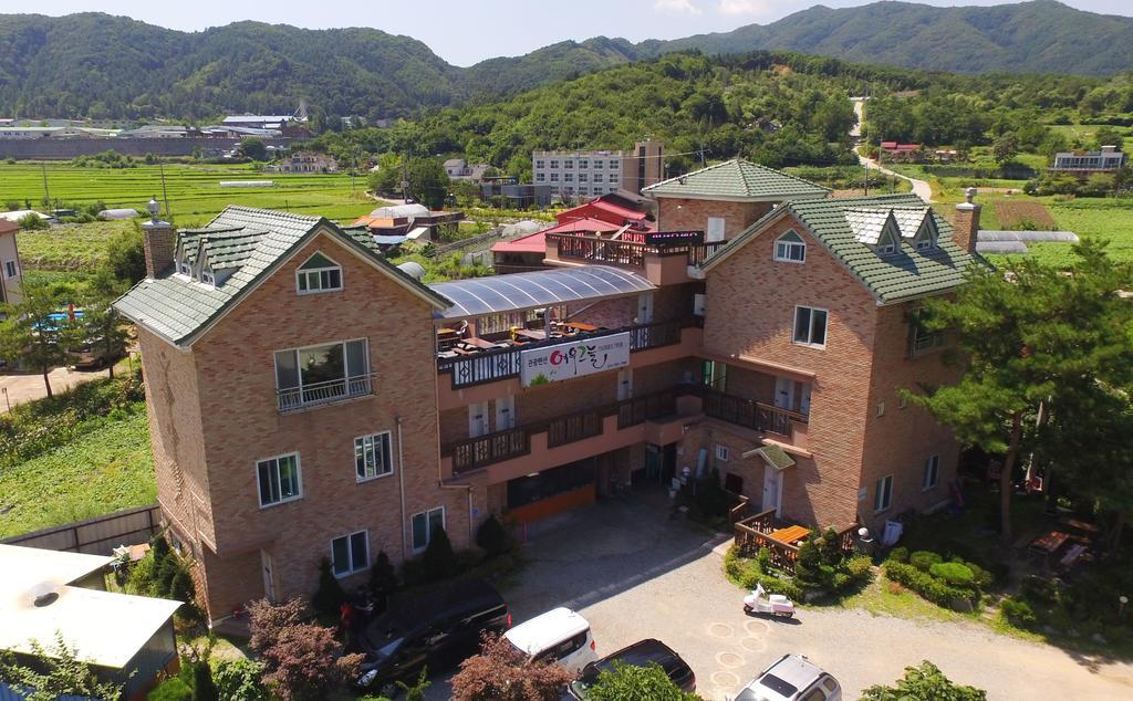 Yeowoogneul Pension Chuncheon Exterior foto