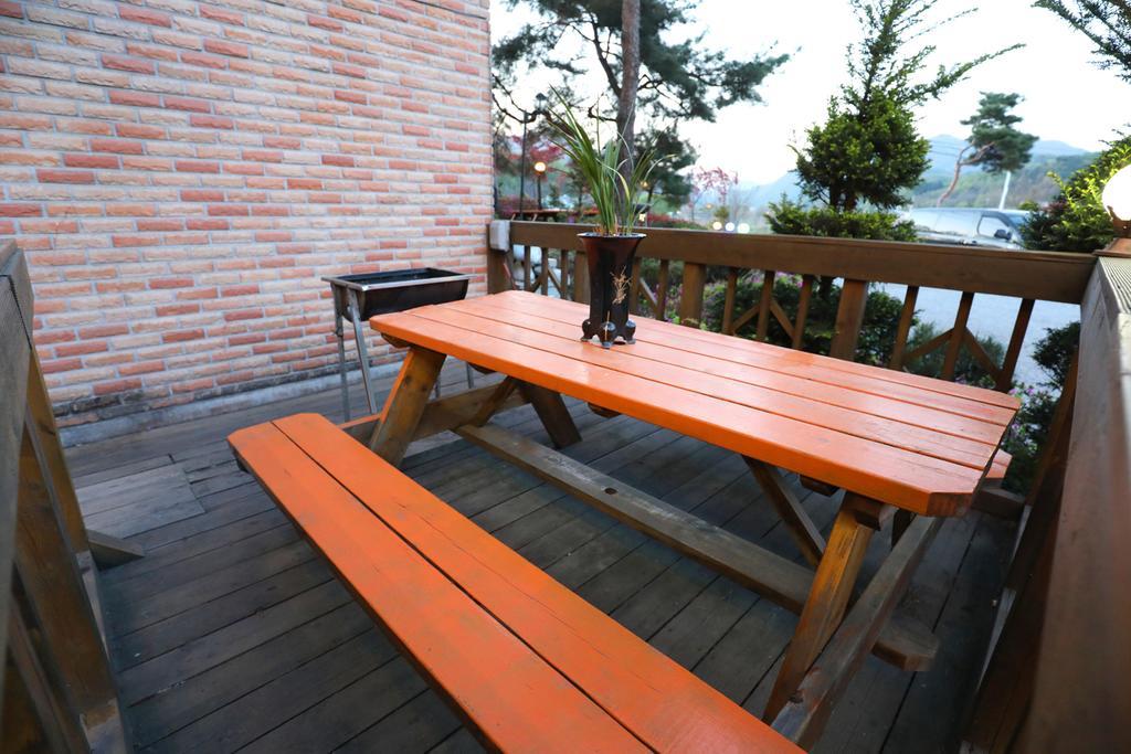Yeowoogneul Pension Chuncheon Exterior foto