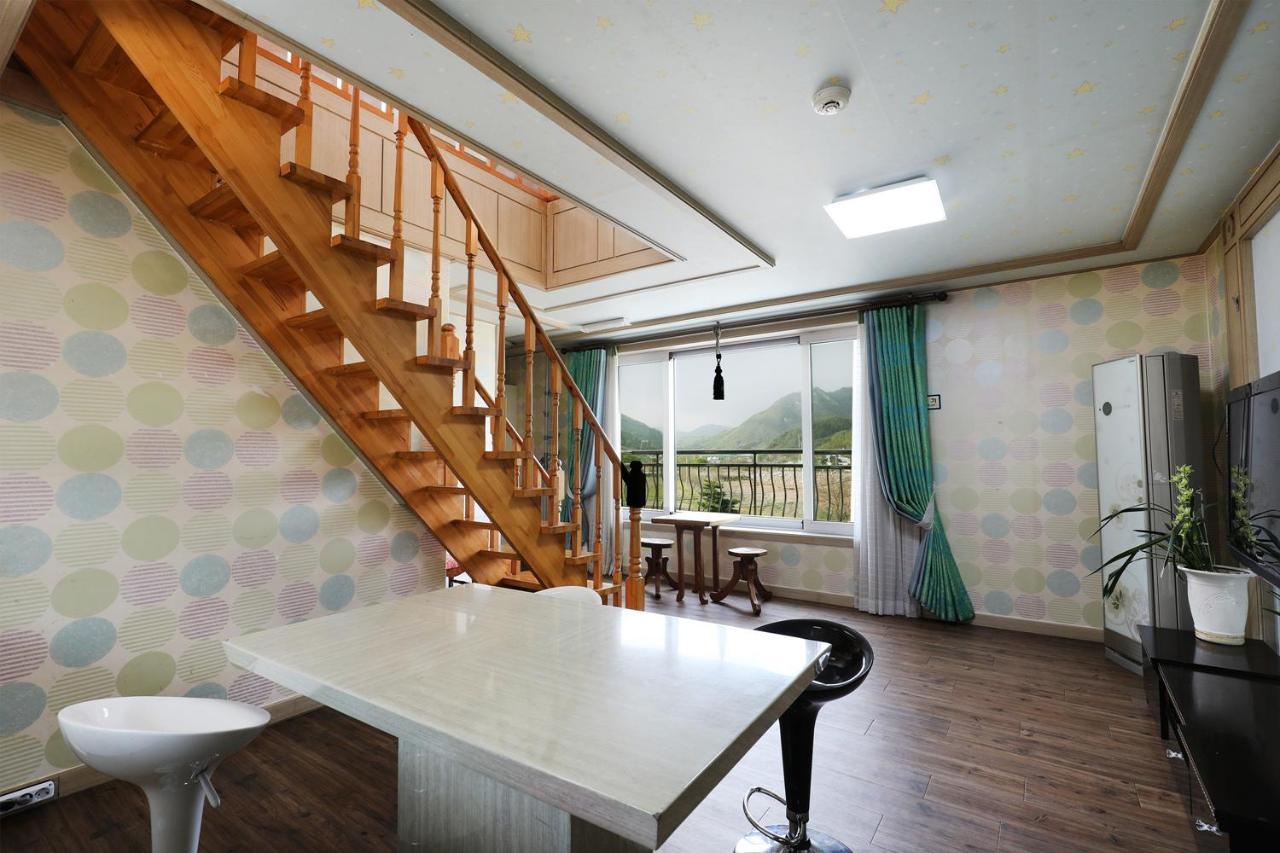 Yeowoogneul Pension Chuncheon Exterior foto